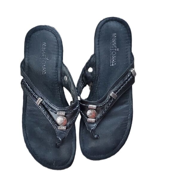 Minnetonka Black Leather Flip Flops - Picture 1 of 6